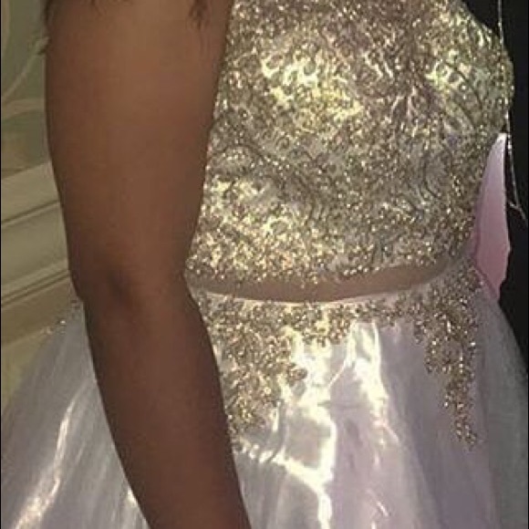 Short gold and white PROM DRESS - Picture 2 of 2